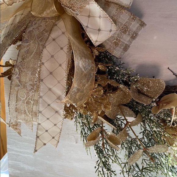 Gold/ cream grapevine wreath - Picture 6 of 7